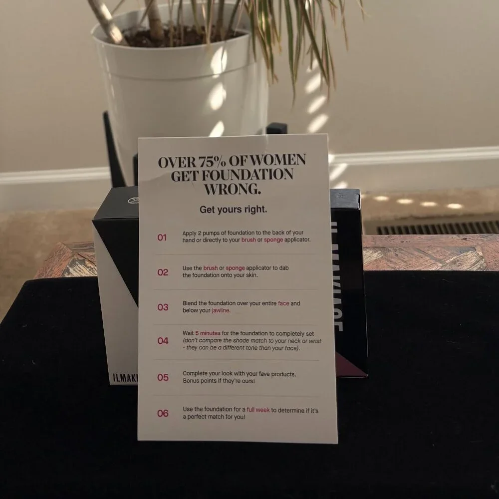 IL Makiage The Flawless Essentials Package, with A Free Tote